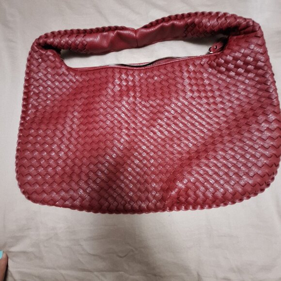 WINE COLOR BIG HAND BAG. - Picture 1 of 6